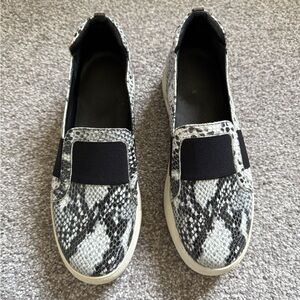 RUDSAK Monochrome Snake Print Platform Shoes